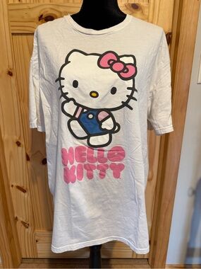 Hello Kitty White Graphic Tee, size 2X, could be men’s or women’s
